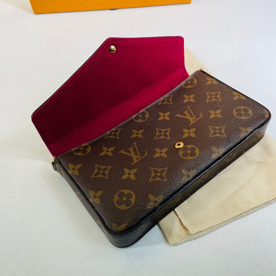 Louis Vuitton – Pochette Félicie Monogram - Etoilux