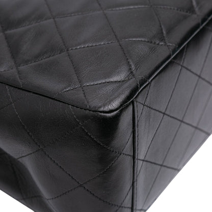 Chanel Maxi XL Single Flap in Pelle di Agnello – Nero (1994 - 1996) - Etoilux