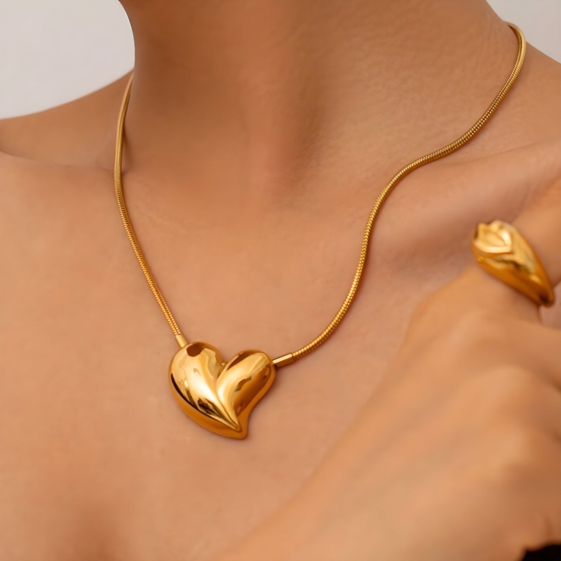 BEHI AMORINO NECKLACE - Etoilux