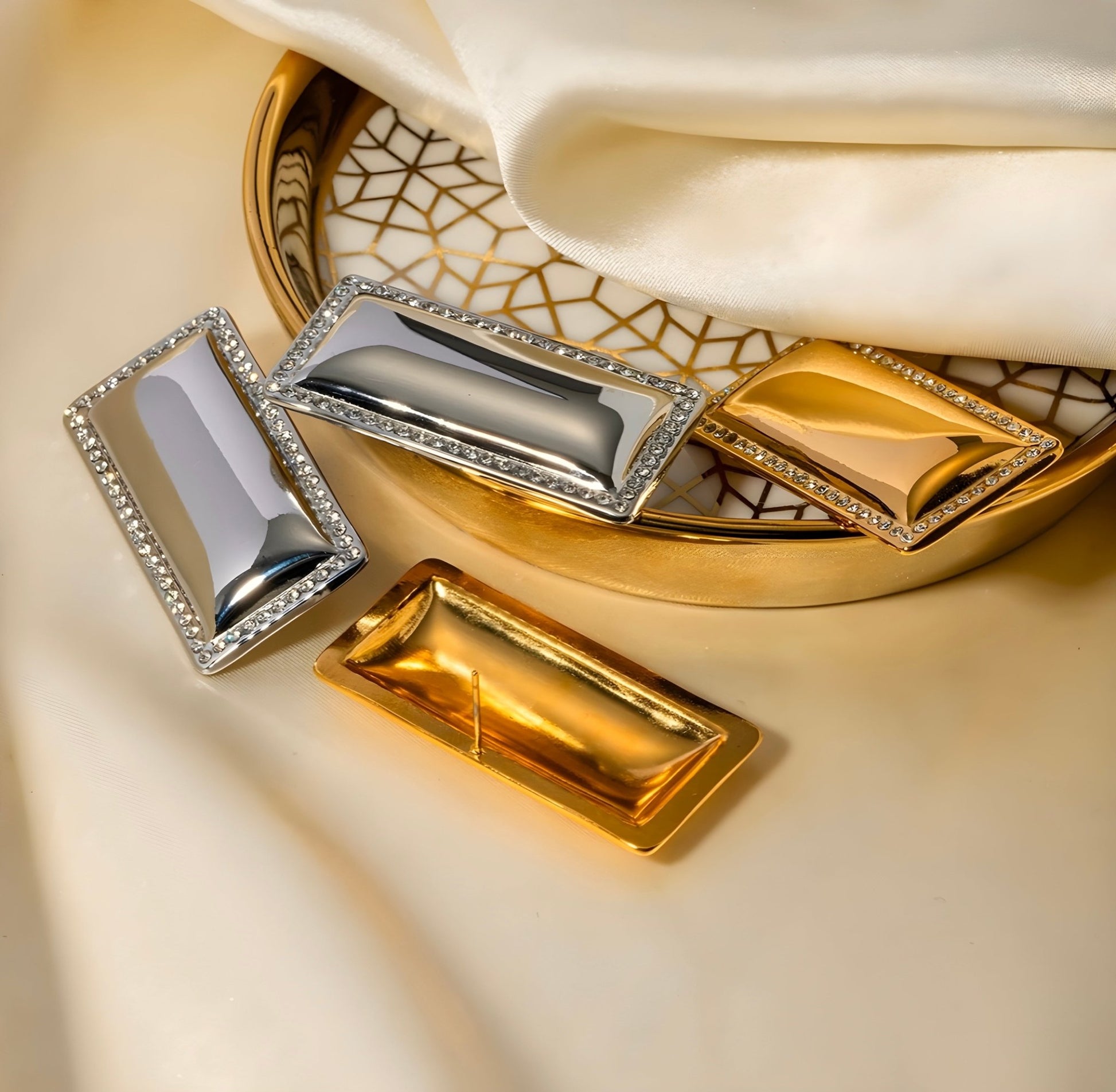 BEHI DEZI EARRINGS - Etoilux