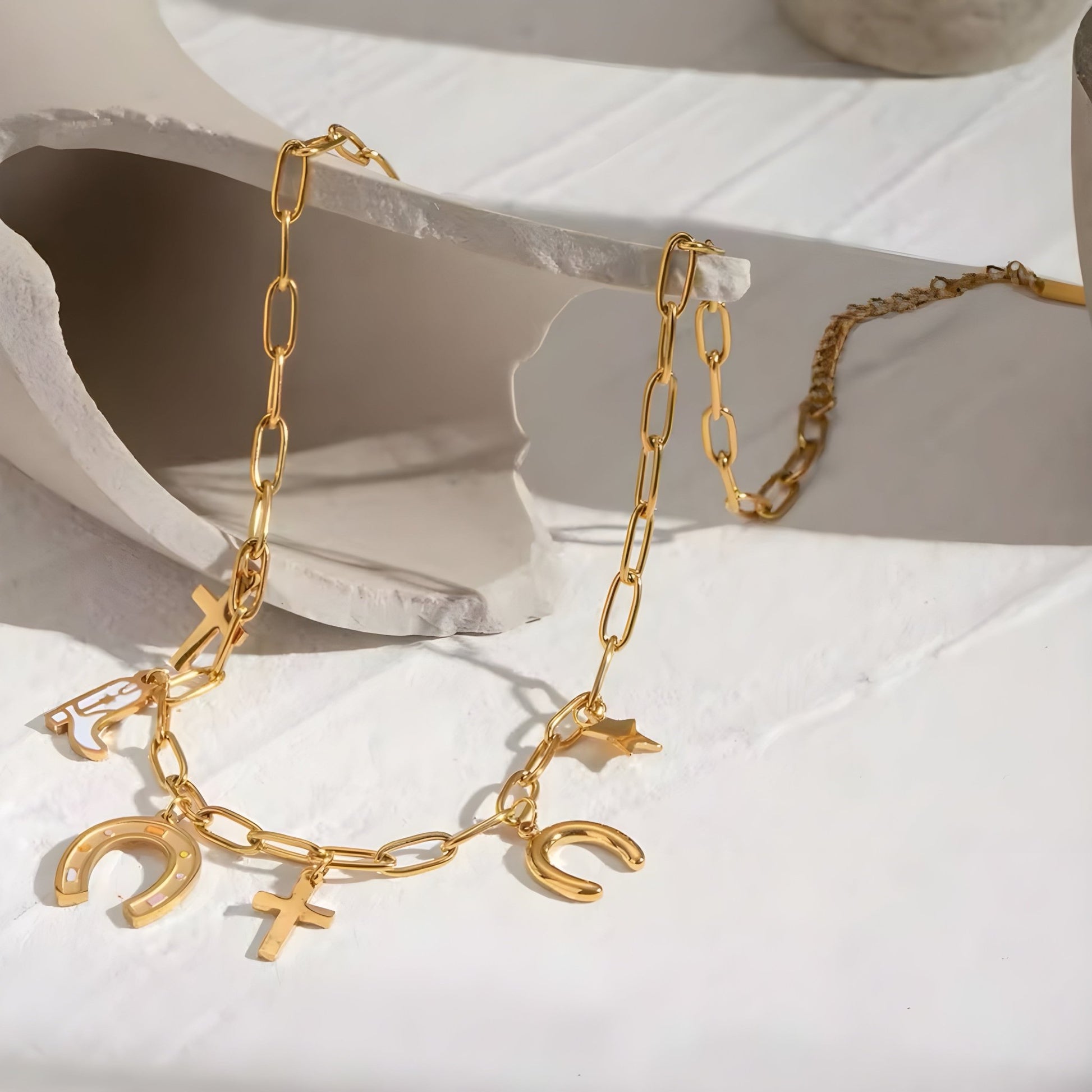 BEHI MISHA NECKLACE - Etoilux