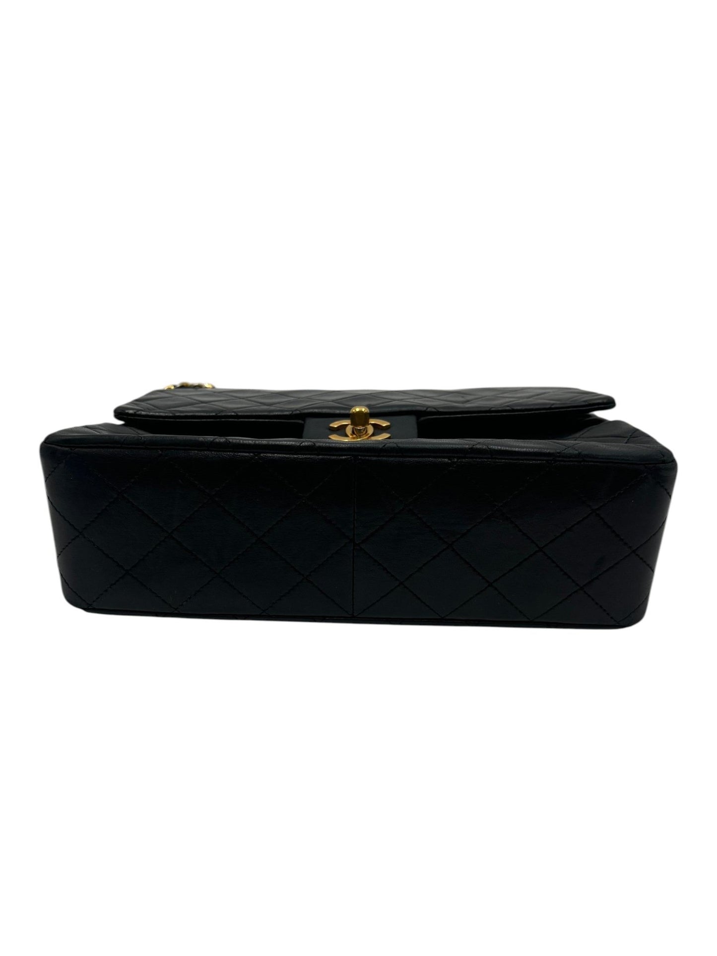 CHANEL Classic Double Flap Media — Pelle di Agnello Trapuntata Nera, Hardware Oro - Etoilux