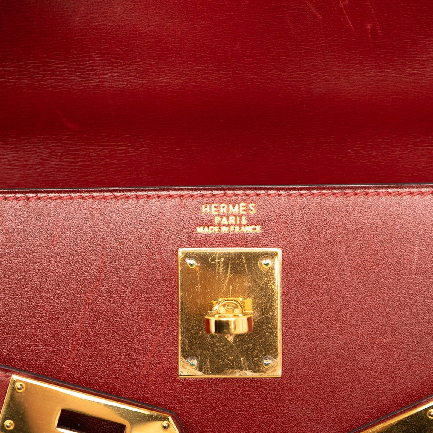 Hermès Kelly Retourne 32 Pelle Box Calf – Rosso – Hardware dorato - Etoilux