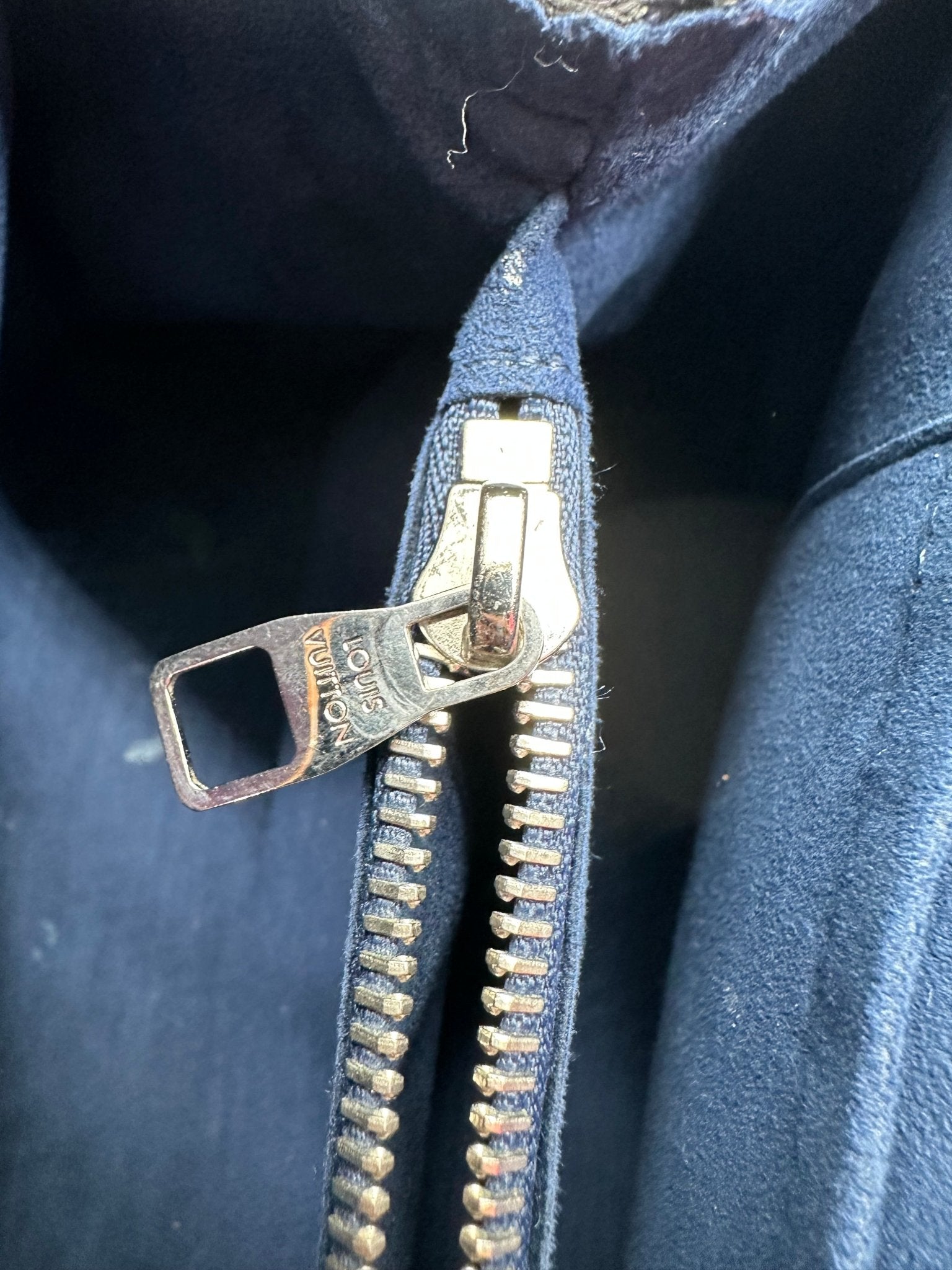 Louis Vuitton Marly MM Pelle Epi Marine – 32 cm - Etoilux