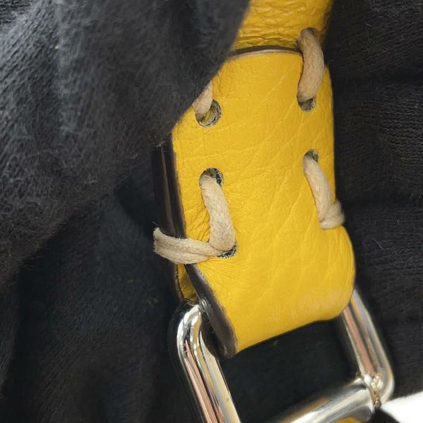 Fendi Piccola borsa a tracolla Selleria Peekaboo ISeeU in pelle di vitello - Etoilux