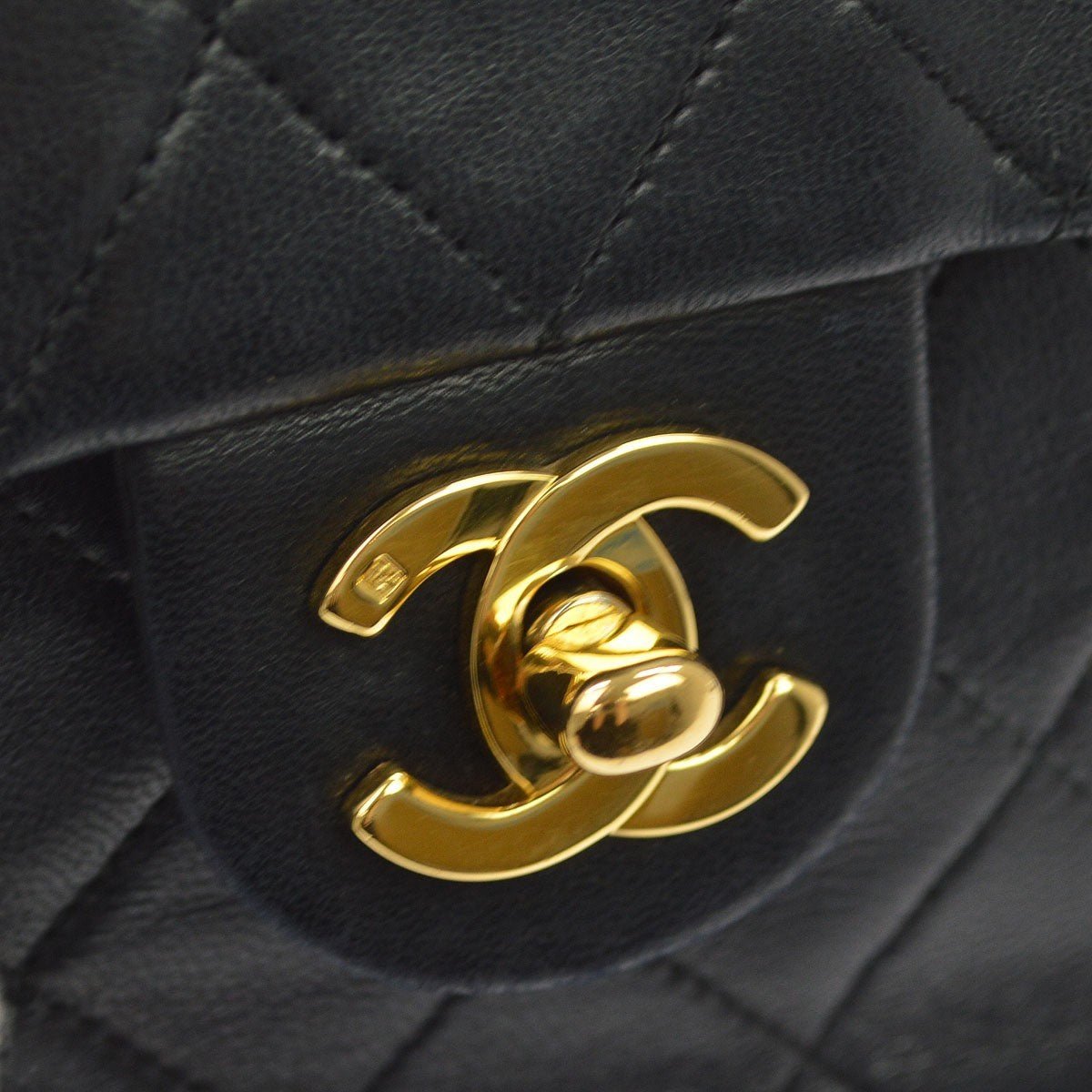 Chanel Classic Single Flap vintage – Formato quadrato - Etoilux