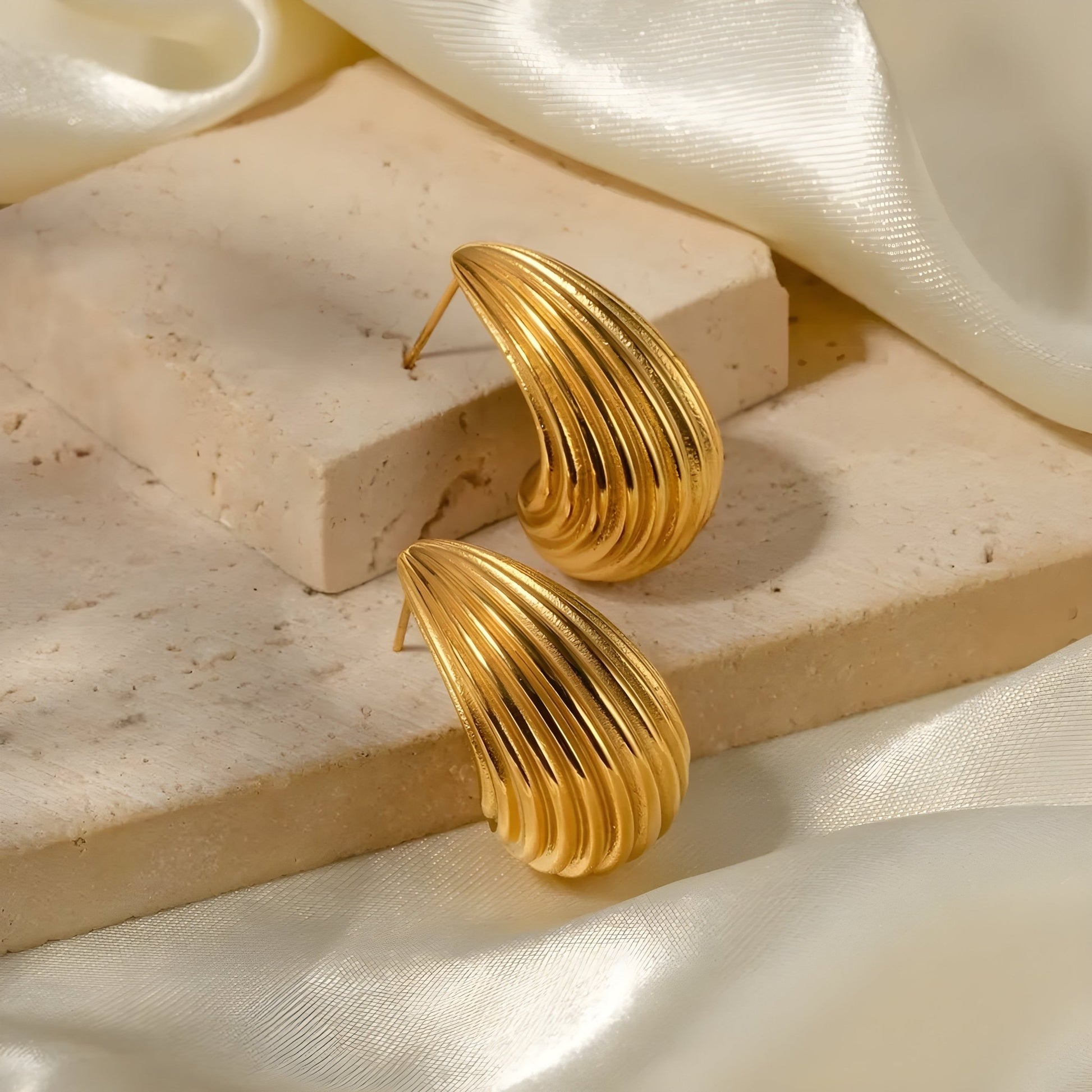 BEHI CLAIRE EARRINGS - Etoilux