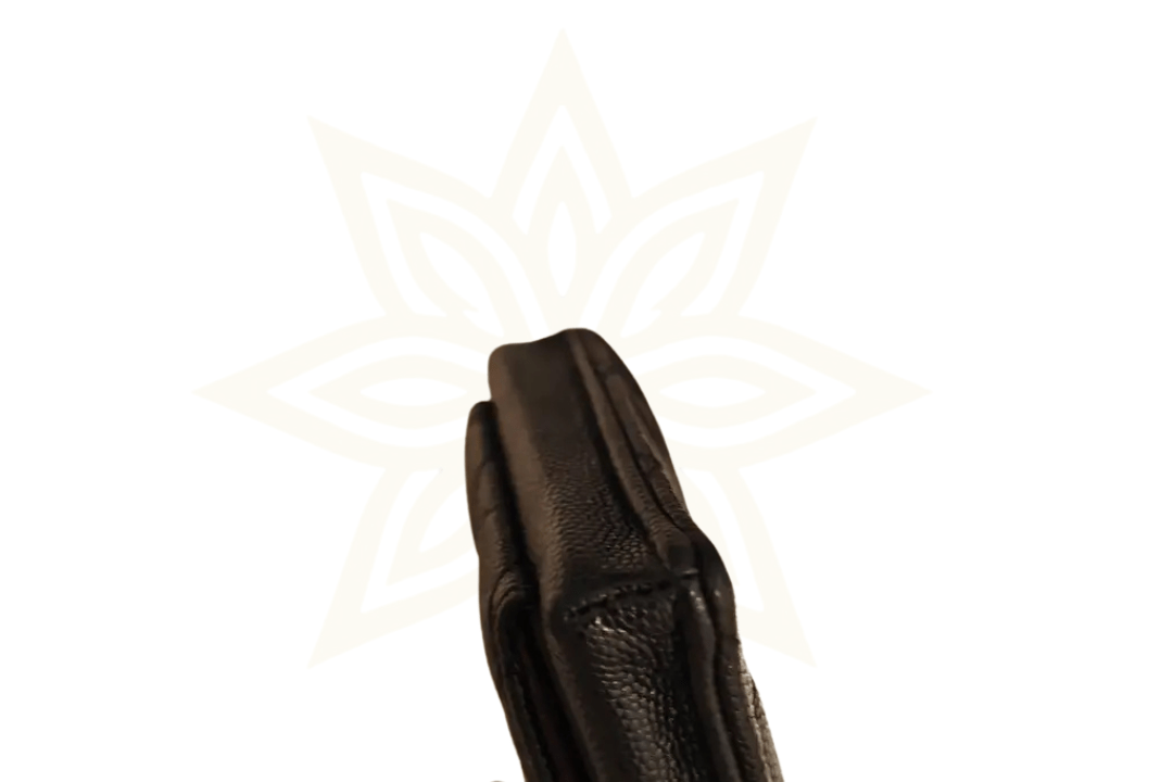 Chanel Mini Pouch in pelle Caviar nera - Etoilux
