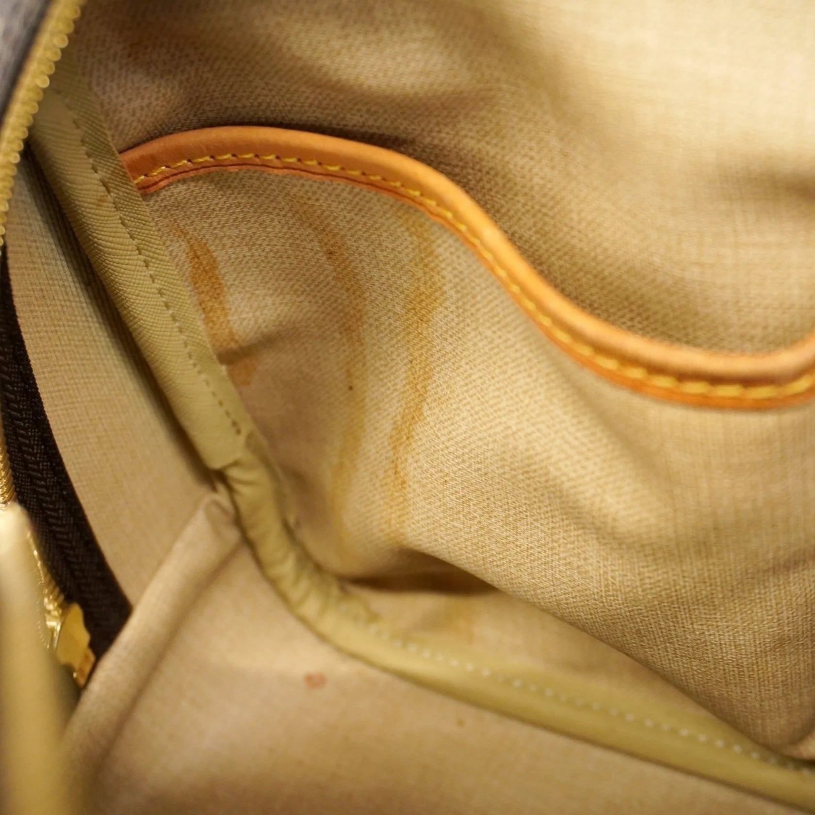 Louis Vuitton Deauville Monogram Canvas – M42228 - Etoilux