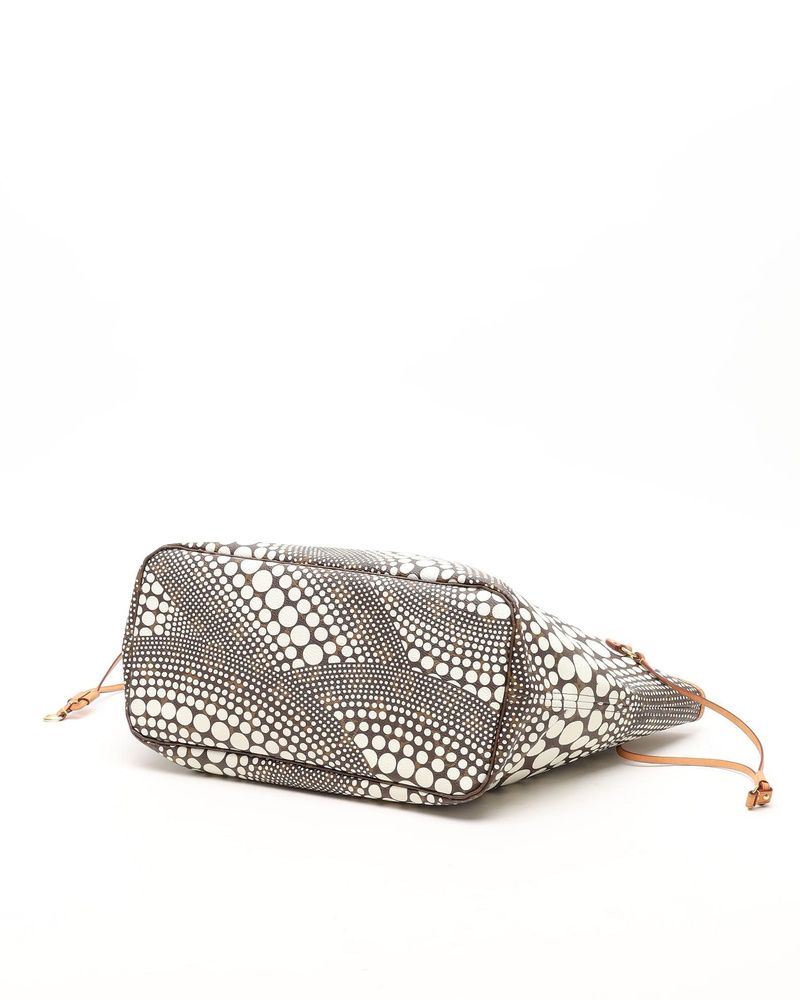 Louis Vuitton × Yayoi Kusama Neverfull MM Monogram Waves – 32 cm - Etoilux