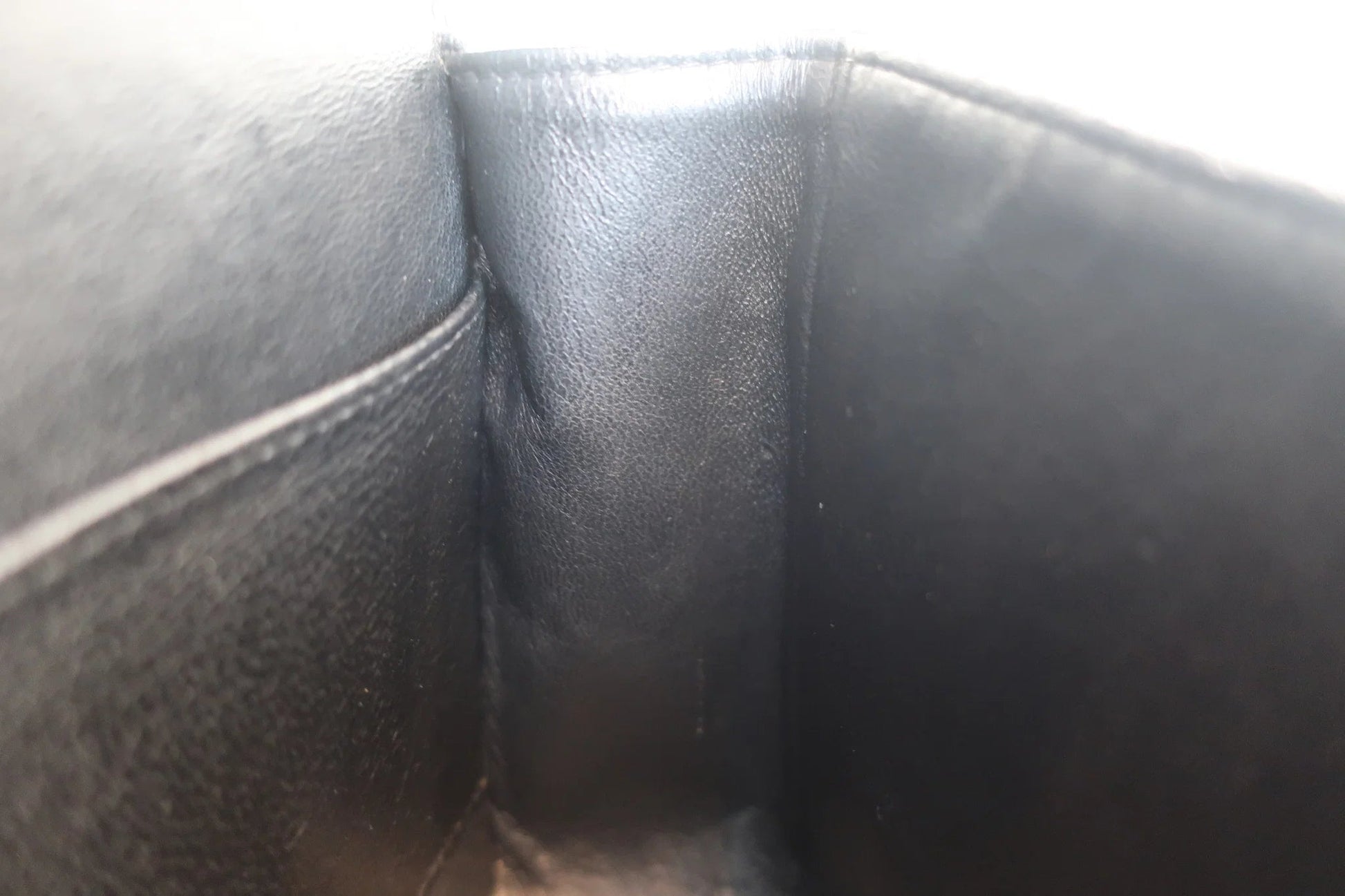 Chanel Matelassé Doppia Patta e Doppia Catena Pelle Caviar Nera – 25 cm - Etoilux