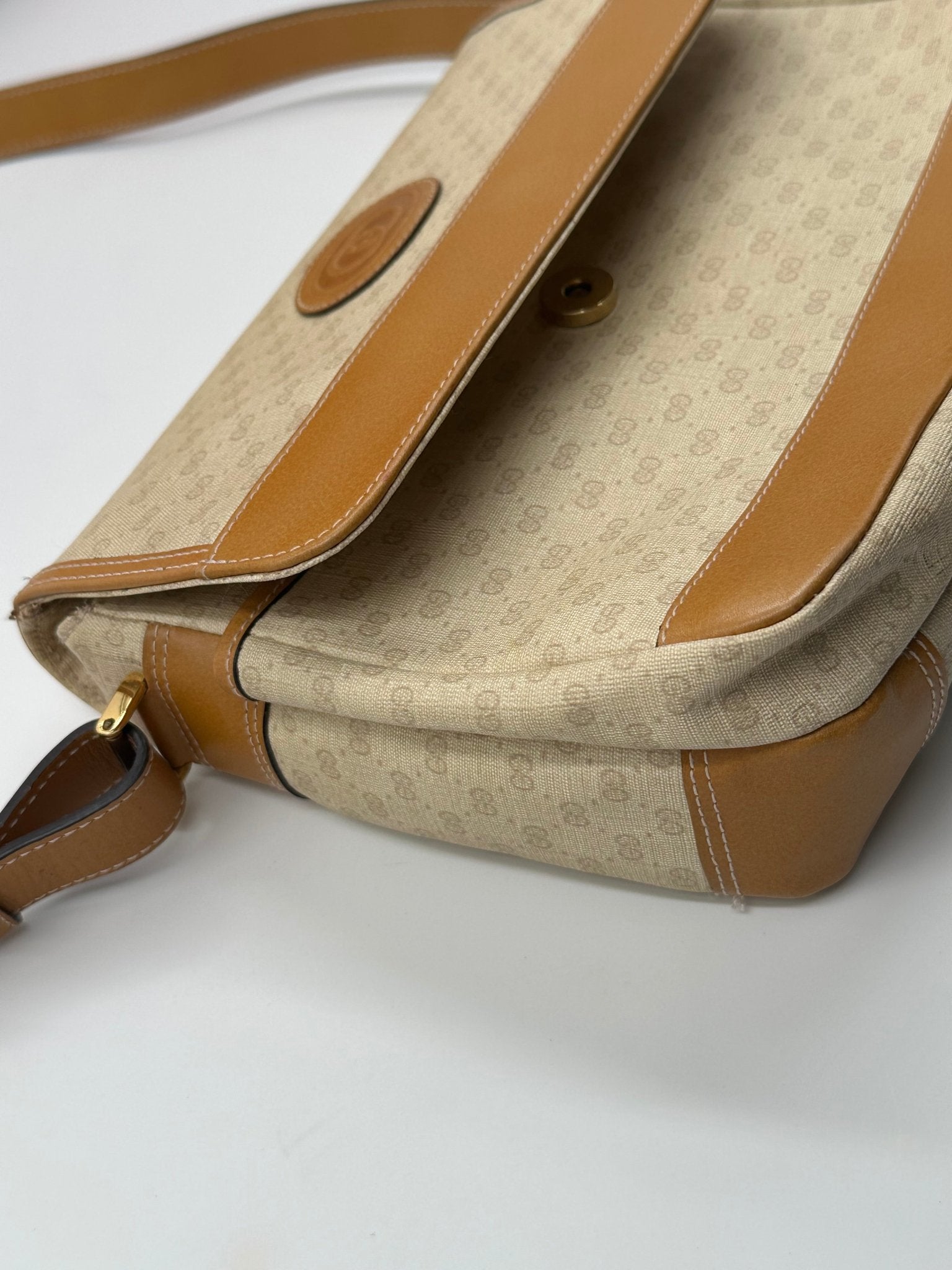 Gucci Vintage Micro GG Canvas Crossbody Bag Beige – Anni '80 - Etoilux