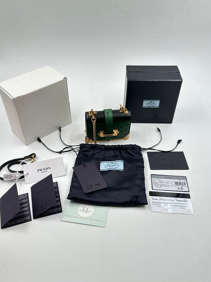 Prada Bandoliera 1BH058 Struzzo + City Verde + Nero – Hardware Oro – Full Set - Etoilux