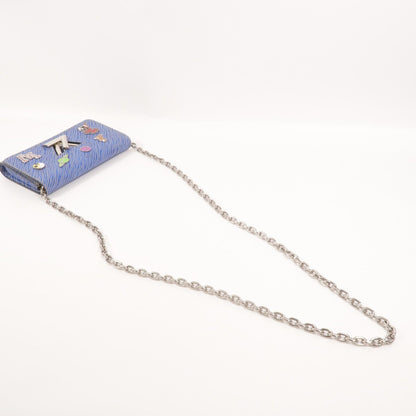 Louis Vuitton Twist Chain Wallet Epi Denim con Spille – Edizione Limitata 2017 – 19 cm - Etoilux