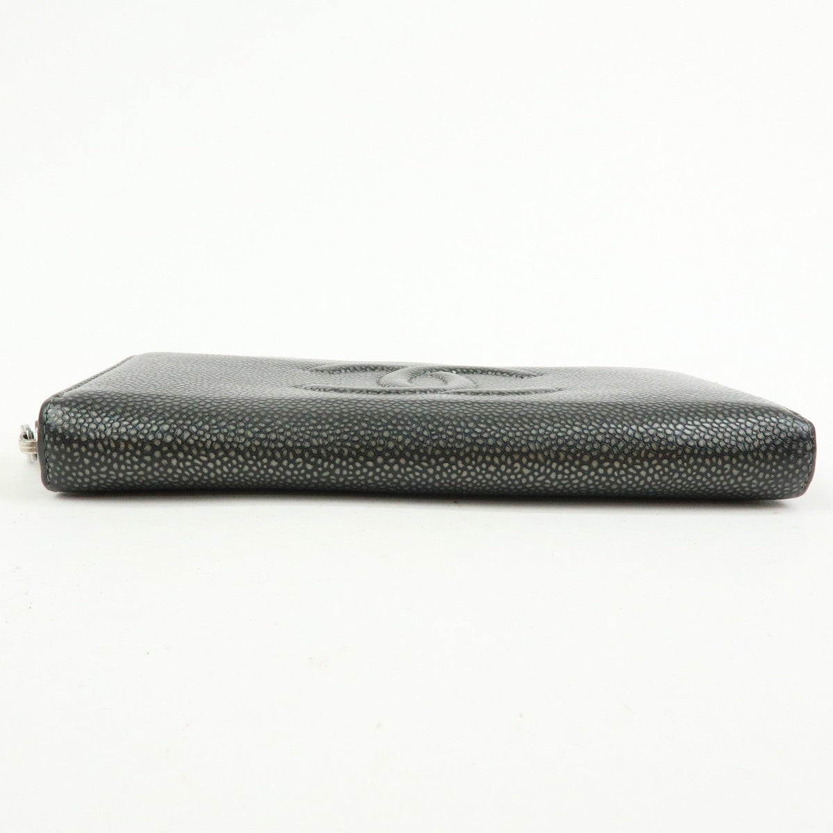 Chanel Portafoglio Zip Around Logo CC – Caviar grigio metallizzato - Etoilux