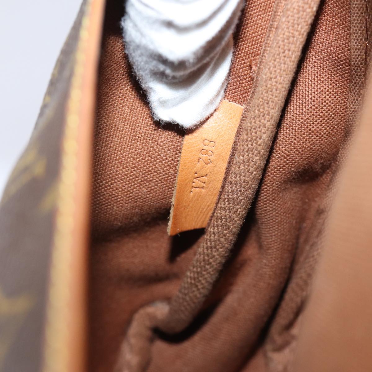 Louis Vuitton Saumur 28 – Monogram Canvas – Made in France - Etoilux