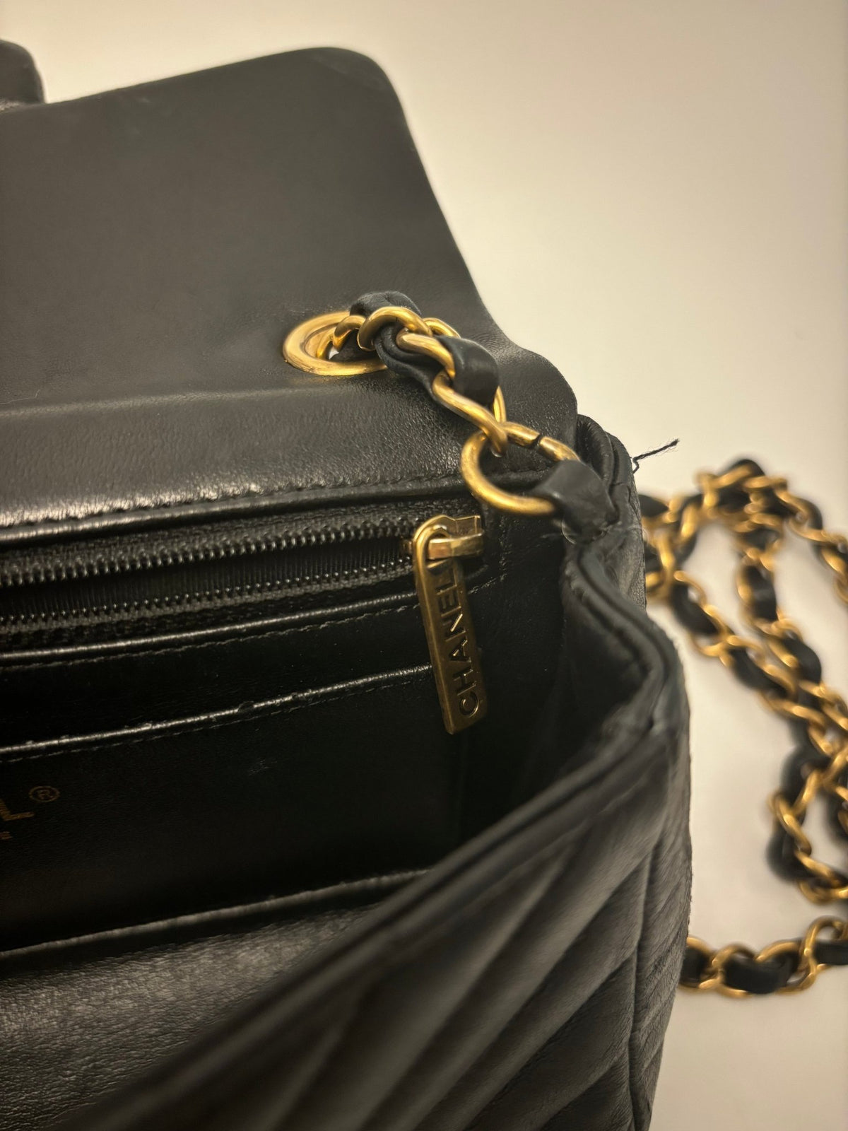 Chanel Mini Flap vintage Chevron - Etoilux