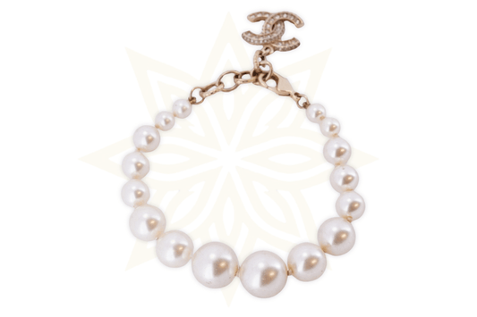 Chanel Bracciale Vintage in Perle con Logo CC in Cristalli - Etoilux