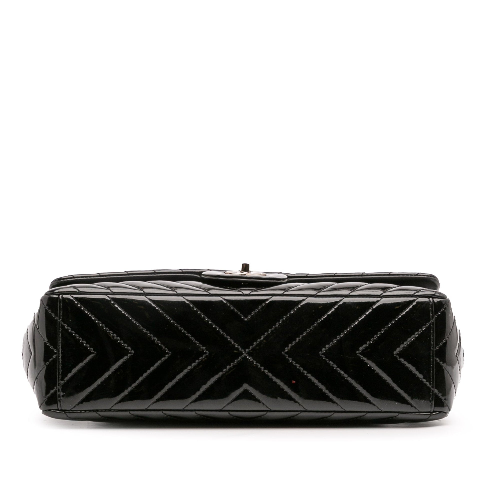 Chanel – Maxi Classic Chevron Patent Single Flap in pelle verniciata nera - Etoilux