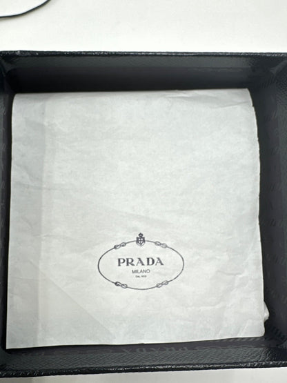 Prada Bandoliera 1BH058 Struzzo + City Verde + Nero – Hardware Oro – Full Set - Etoilux