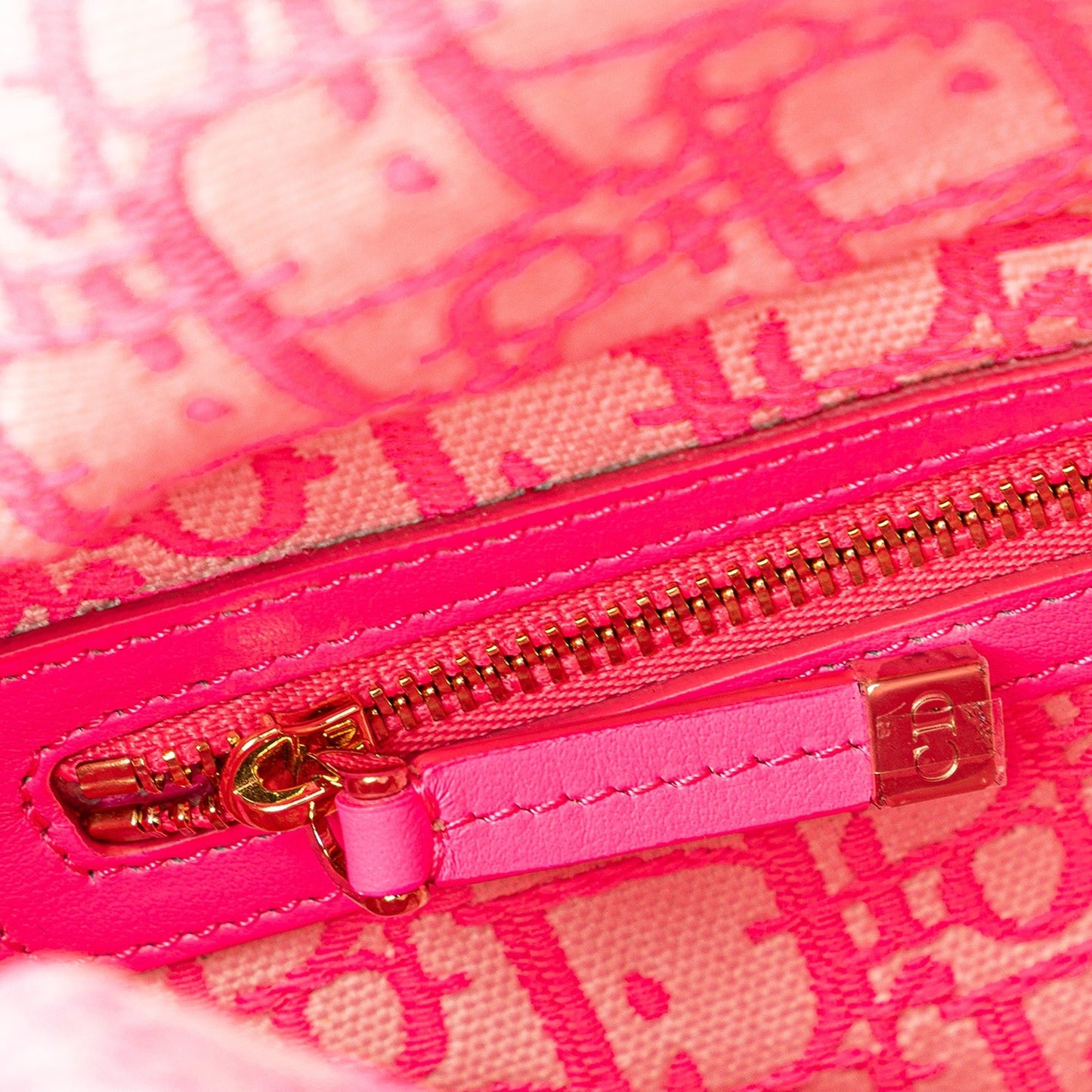 Dior – Lady Dior Basket Bag in Paglia e Dettagli Rosa (2022) - Etoilux