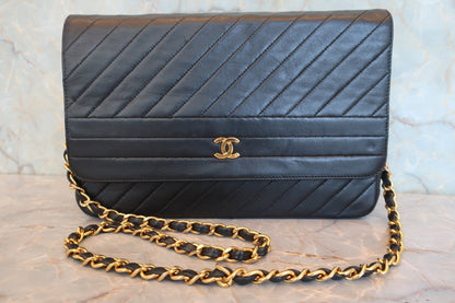 Chanel Ultimate Stitch Wallet on Chain - Etoilux