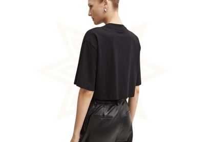 T-shirt Pinko cropped con logo tono su tono – Nuova da boutique - Etoilux