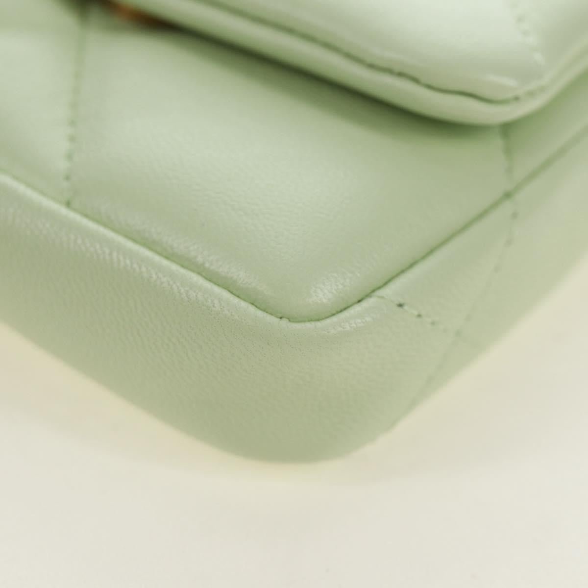 Chanel 19 Portamonete con Patta e Catena Pelle Agnello Verde Menta 2021 – 10 cm - Etoilux