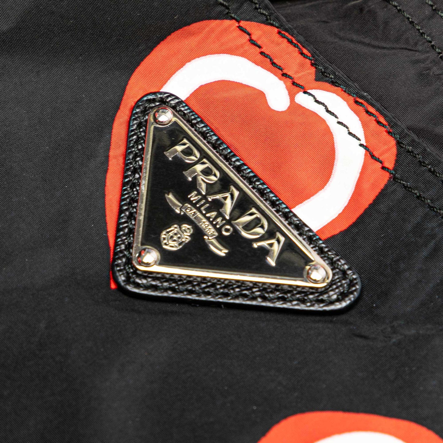 Prada – Tote in nylon stampato con cuori (“I Love Prada”) - Etoilux