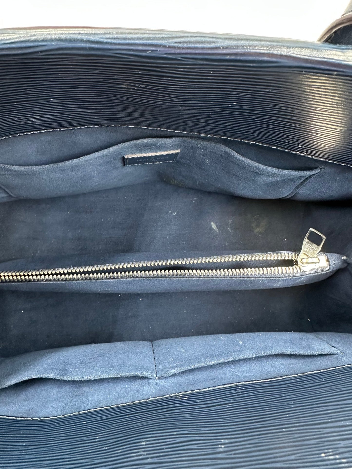 Louis Vuitton Marly MM Pelle Epi Marine – 32 cm - Etoilux