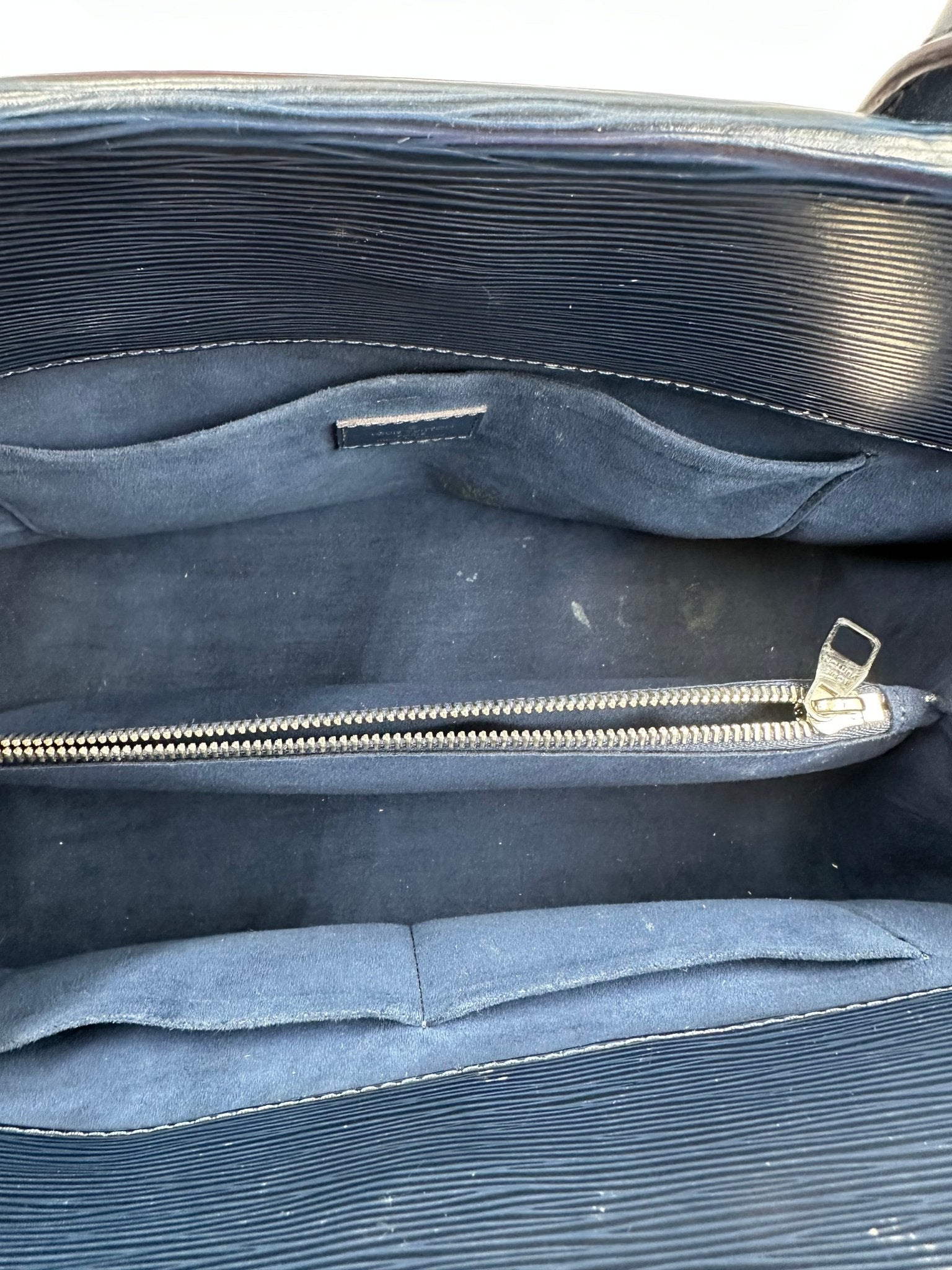 Louis Vuitton Marly MM Pelle Epi Marine – 32 cm - Etoilux