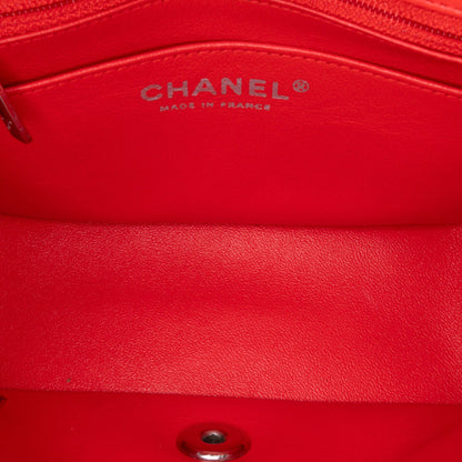Chanel Classic Flap - Etoilux