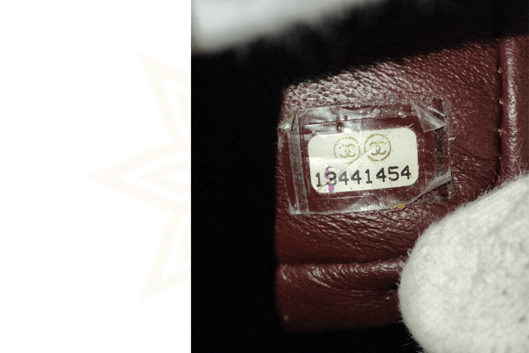 Chanel Classic Flap – Pelle Nera Liscia, Hardware Dorato – Medium/Large - Etoilux