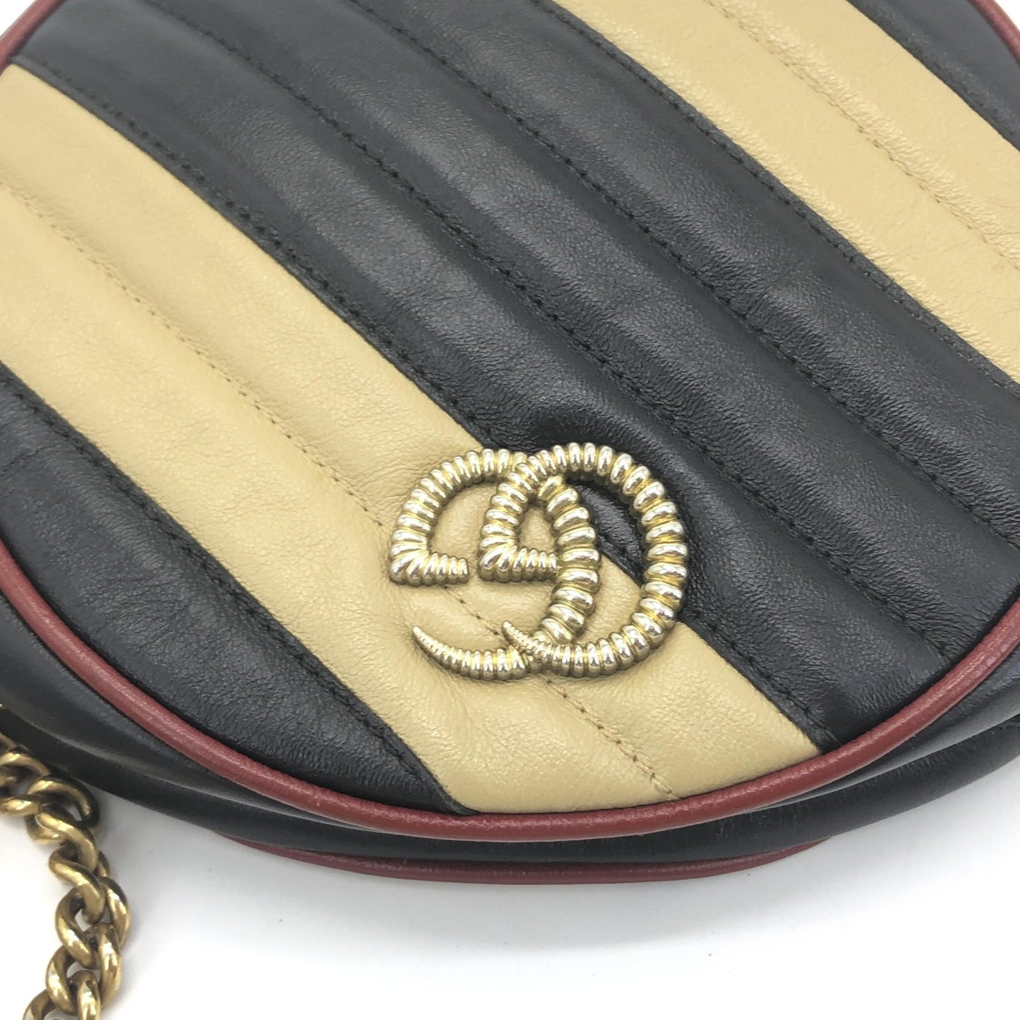 Gucci GG Marmont Round Mini Pelle Trapuntata Torchon Nero e Panna – 18 cm - Etoilux