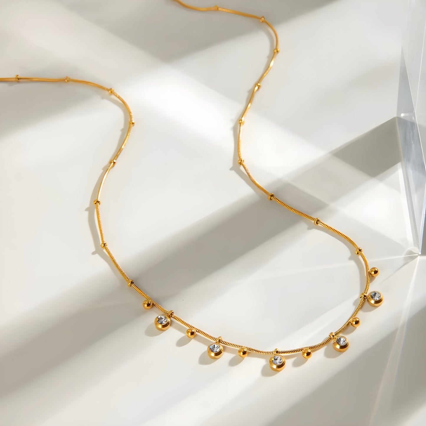 BEHI VERA NECKLACE - Etoilux