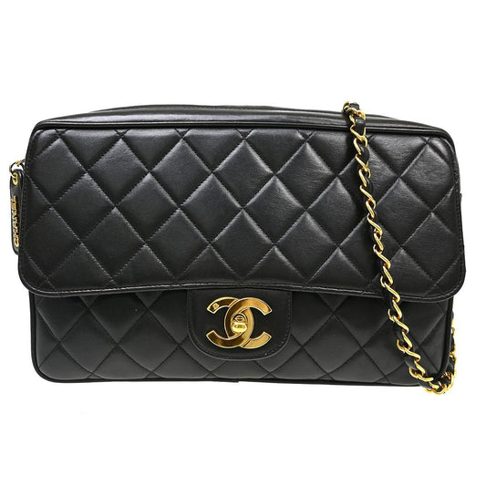 Chanel borsa a spalla vintage in agnello nero trapuntato con patta e CC turnlock dorato