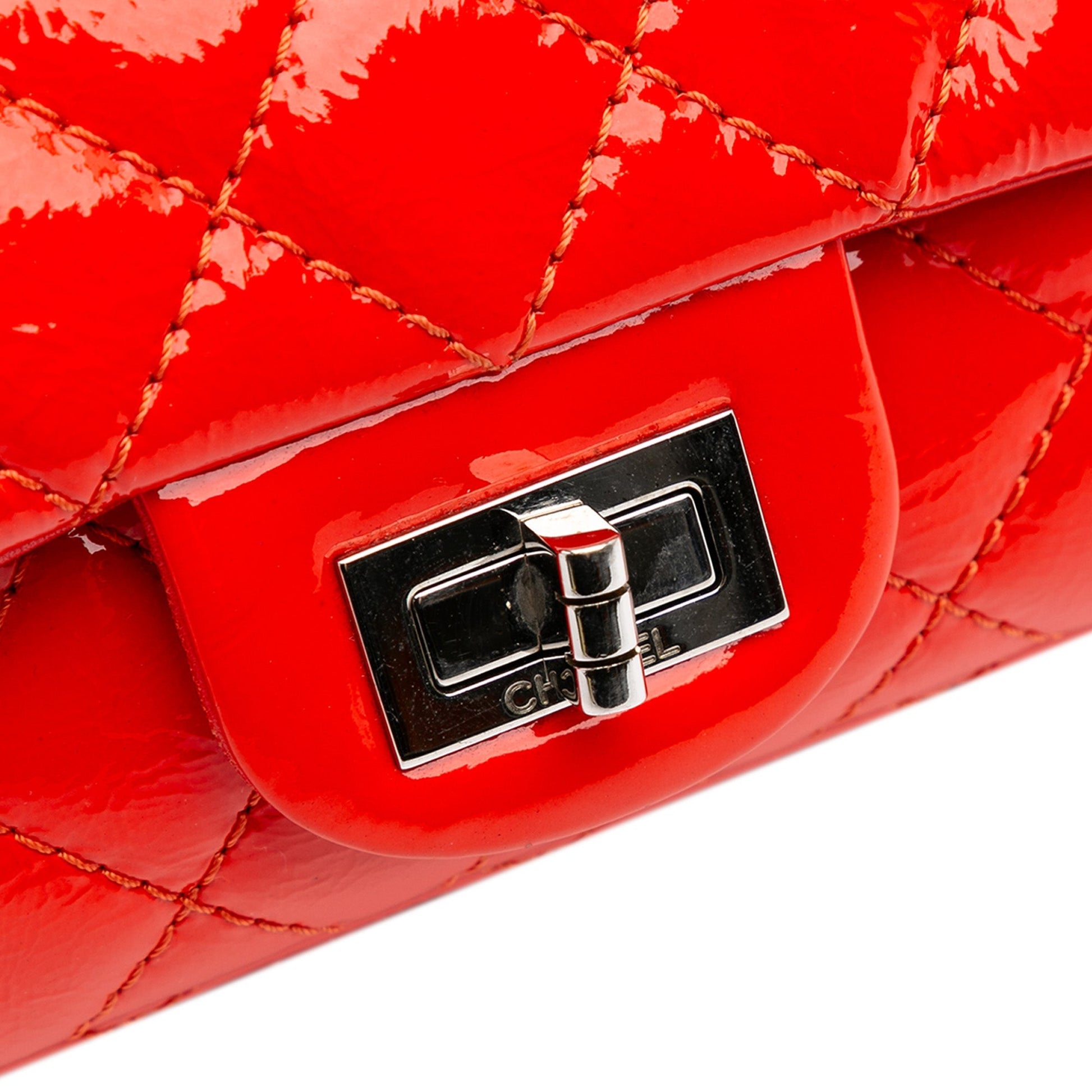 Chanel Riedizione 2.55 Patent Double Flap 225 – Rosso Verniciato - Etoilux