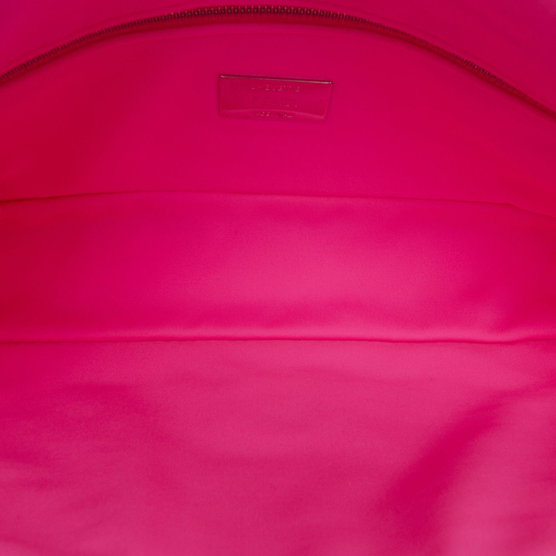 Fendi Baguette FF Embossed Tessuto Tecnico Rosa – 27 cm - Etoilux