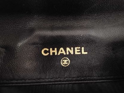 Chanel Portafoglio Compatto Timeless CC Pelle di Agnello Nera – Vintage 11,5 cm - Etoilux