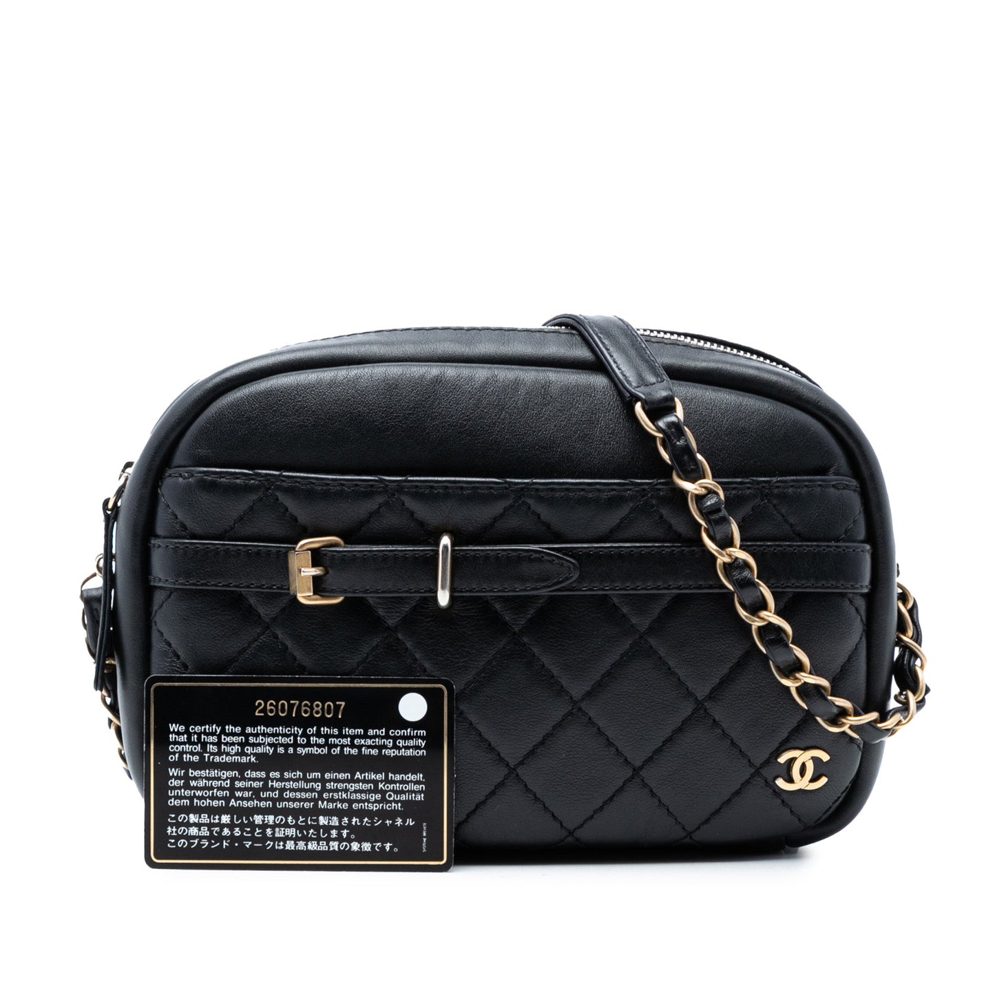 Chanel Camera Bag matelassé nera pelle agnello hardware oro vista frontale con logo CC