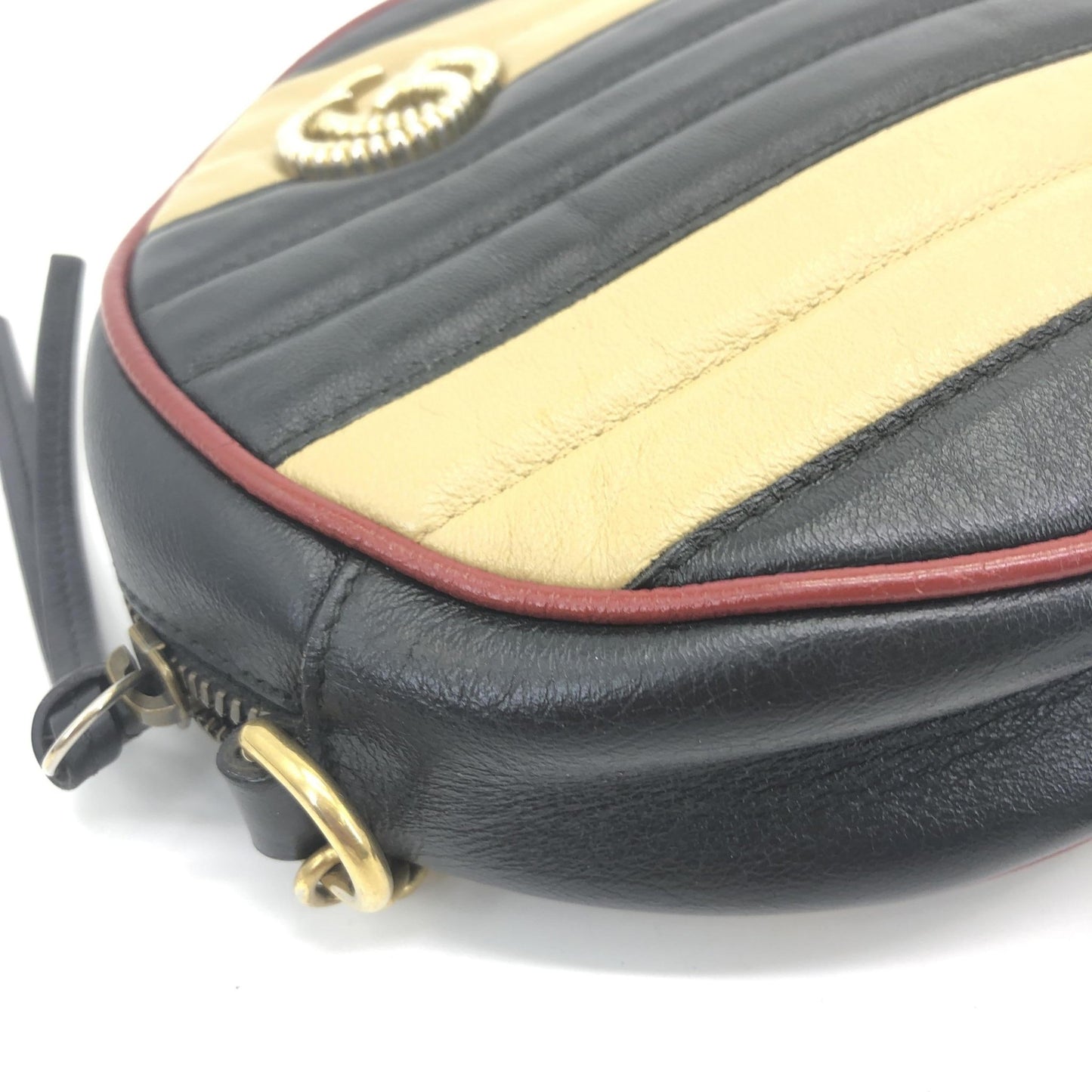 Gucci GG Marmont Round Mini Pelle Trapuntata Torchon Nero e Panna – 18 cm - Etoilux
