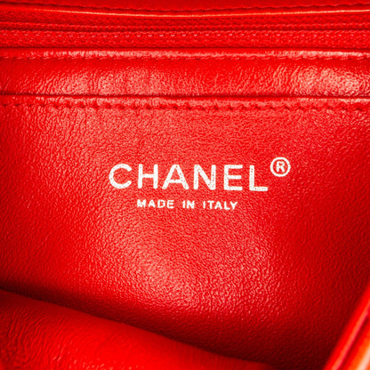 Chanel Mini Rettangolare Classica in Pelle di Agnello con Patta Singola - Etoilux