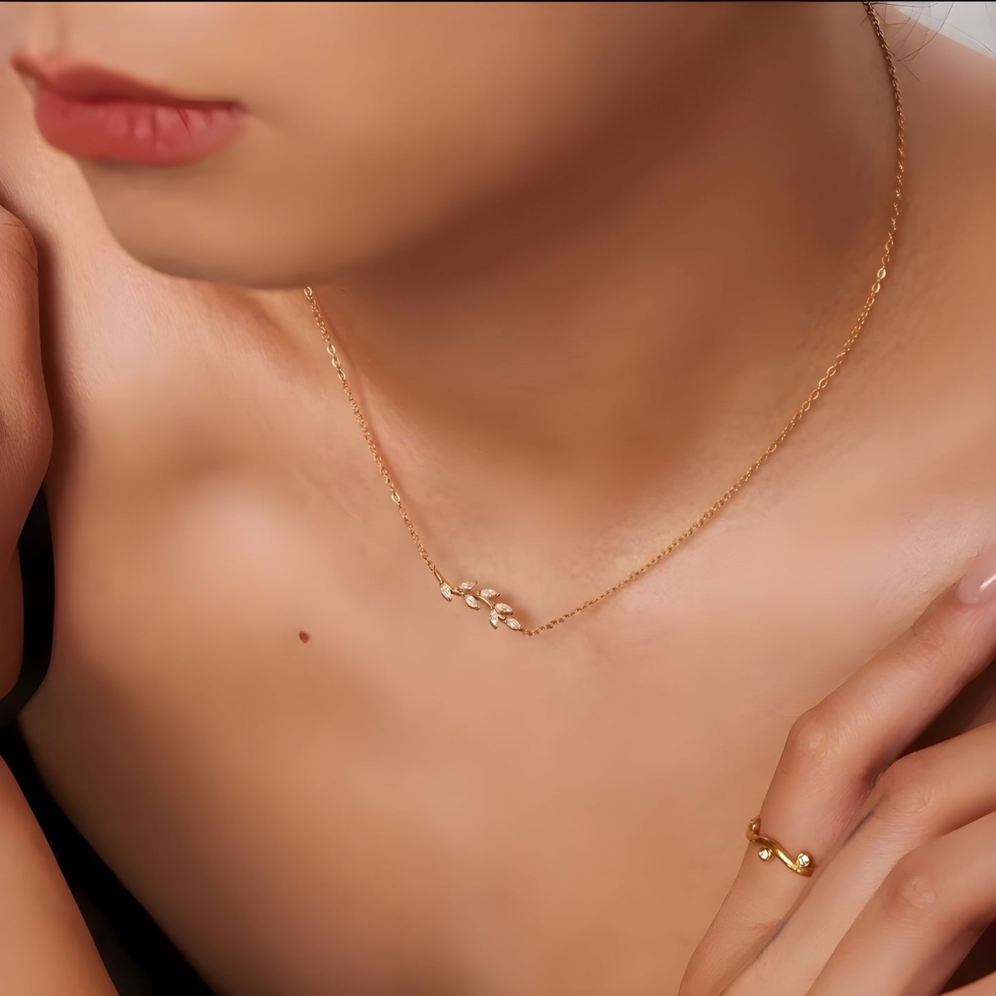 BEHI NANIKO NECKLACE - Etoilux