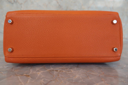 Hermès Kelly 28 Retourné Togo Orange Hardware Palladio 2004 - Etoilux