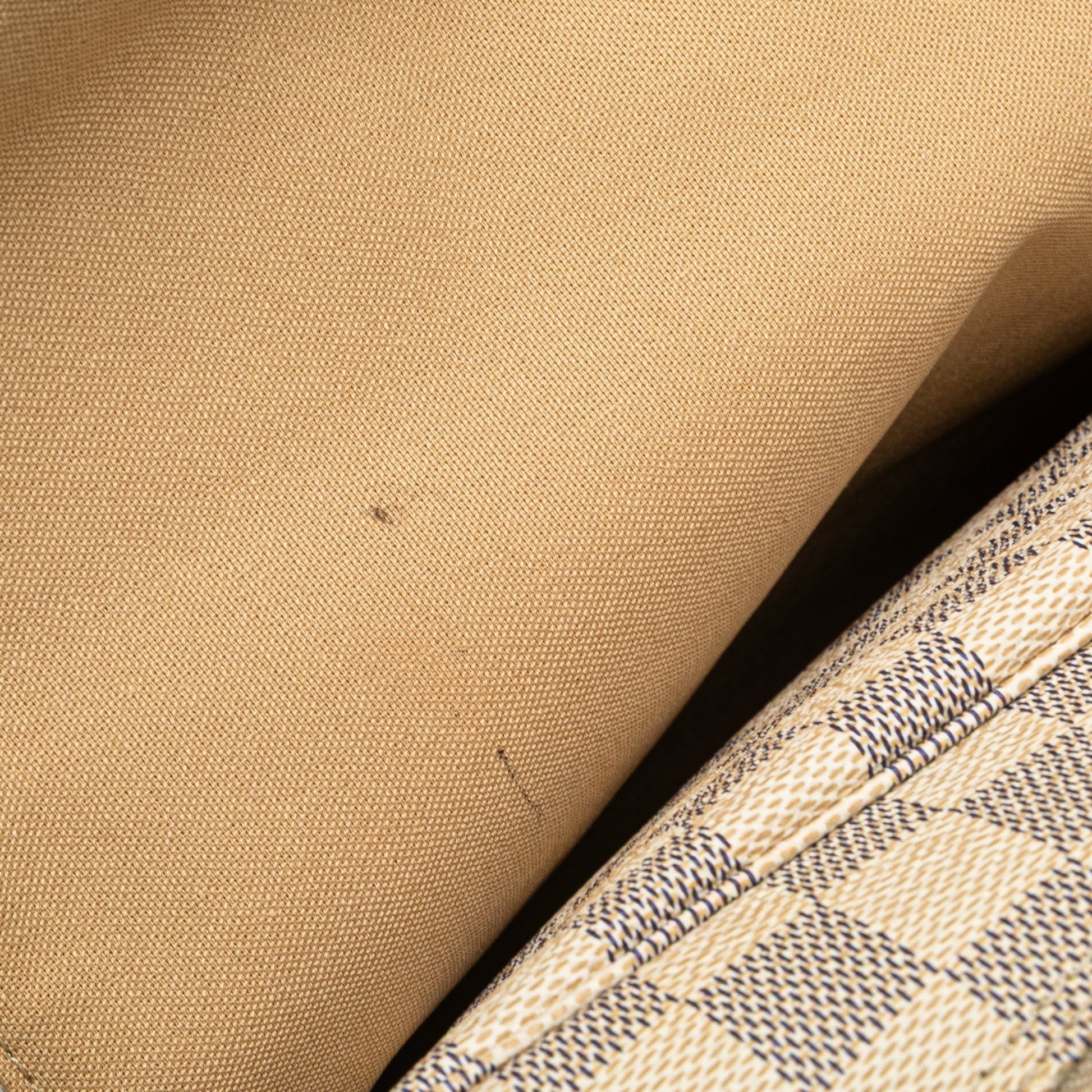 LOUIS VUITTON – Artsy GM Monogram Canvas (2009) - Etoilux