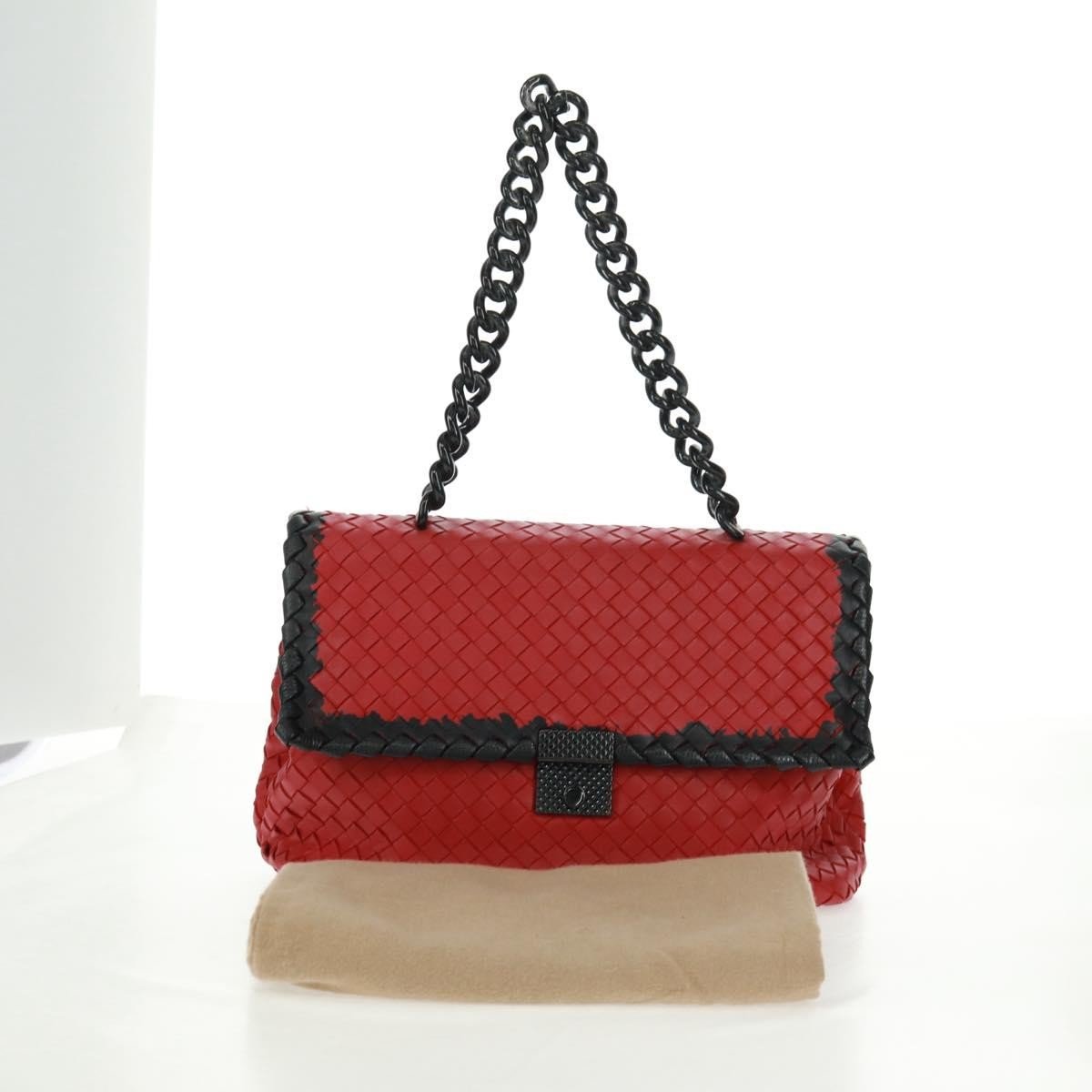 Bottega Veneta Glass Shoulder Bag Intrecciato Nappa Rosso/Nero – 28 cm - Etoilux