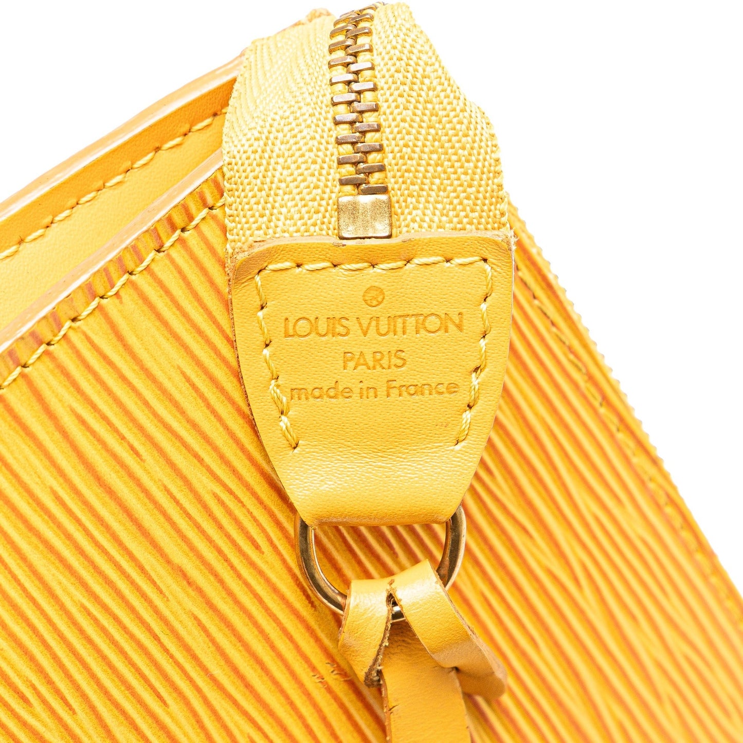 Louis Vuitton Pochette Accessoires Pelle Epi Giallo Tassil 1995 – Made in France - Etoilux