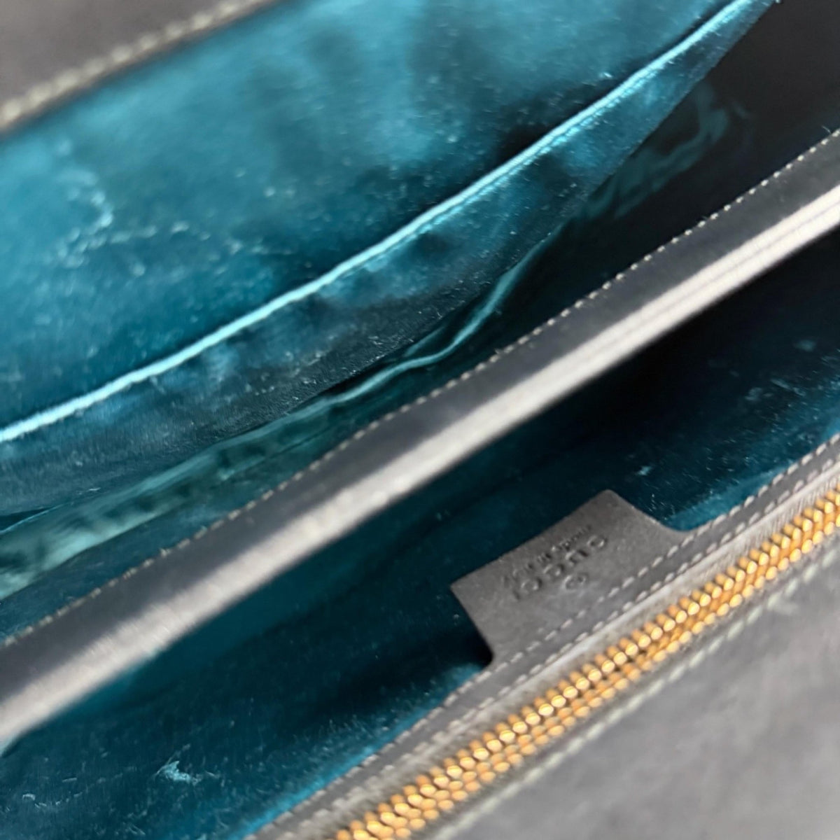 Gucci Borsa a spalla in suede verde - Etoilux