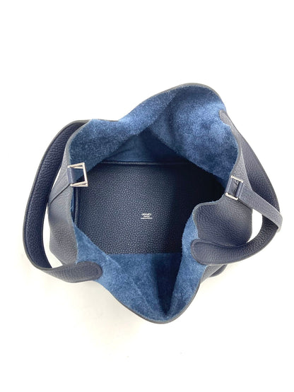 Hermès – Picotin Lock 22 MM – Taurillon Clémence Bleu Saphir – PHW – Y Stamp - Etoilux