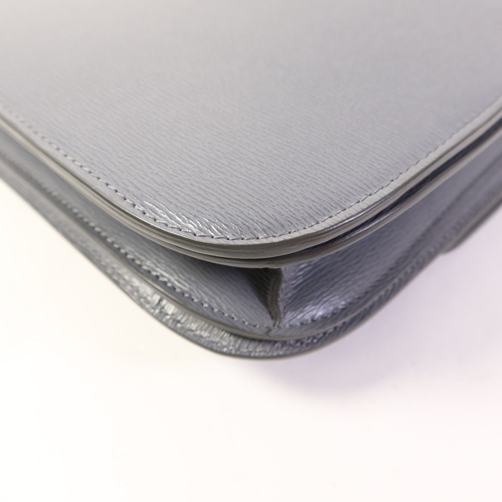 Céline Classic Box Medium Liséré Grigio Ardesia Hardware Dorato – 23 cm - Etoilux